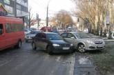 На проспекте Ленина перед рестораном «Якитория» столкнулись два "Опеля"
