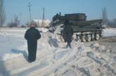 В Николаеве для уборки снега задействовали бронетехнику