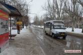 В Николаеве на смену снегу и льду на дорогах пришли лужи: работы по уборке продолжаются