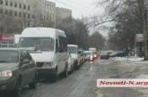 Рабочая неделя для николаевских водителей началась с пробок