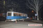 В Николаеве пьяный мужчина, переходя дорогу, врезался в трамвай 