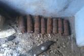 В Николаевской области во время поиска металлолома мужчина нашел 8 артиллерийских снарядов
