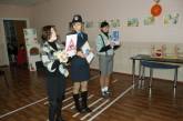 Николаевские ГАИшники в форме спектакля учили малышей правилам дорожного движения