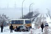 Под Южноукраинском Daewoo "вылетела" на встречку и столкнулась с автобусом! 2 человека погибли 