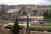  В Константиновке митинг: требуют вывода украинских военных за пределы города