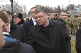 Порошенко поскандалил с уволенными работниками госпредприятия: Вы на меня голос не повышайте, иначе вас быстро уберут. ВИДЕО