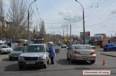 В Николаеве перебегавшего дорогу подростка сбили сразу два автомобиля