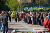 На параде в Николаеве не обошлось без красного знамени и георгиевских лент. ФОТО, ВИДЕО