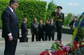Порошенко: Украина больше не будет праздновать День Победы по российскому сценарию 
