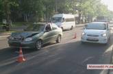 В Николаеве на проспекте Ленина столкнулись Daewoo и Mitsubishi. ДОБАВЛЕНО ФОТО