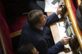Рада приняла в первом чтении законопроект о наказании депутатов-кнопкодавов