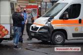 В Николаеве "скорая помощь" на полном ходу врезалась в микроавтобус