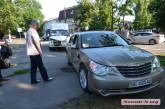 В центре Николаева маршрутка врезалась в Chrysler известного бизнесмена