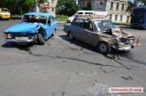 В Николаеве «Жигули» протаранили «Москвич»: два человека в больнице