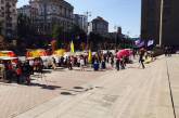 В Киеве – "кофейный бунт": предприниматели перекрыли Крещатик, устроив потасовку с милицией
