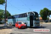 В Николаеве автобус «прижал» Citroen