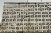 В Одессе сотрудник Апелляционного суда выбросился с крыши здания