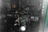 На Николаевщине горел гараж: спасатели вовремя вынесли газовый баллон