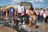 Кличко искупался в фонтане в центре Киева. ФОТО