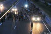 В Венгрии сотни мигрантов прорвали полицейский кордон и двигаются в сторону Будапешта