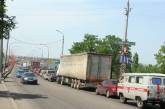 Движение по трассе "Одесса-Мелитополь-Новоазовск" в Николаеве практически заблокировано! Ремонтируют мост