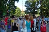 Возле Николаевской облгосадминистрации пикетчики протестовали против законопроекта «о мирных собраниях»