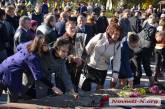 В годовщину освобождения Украины николаевцы помянули павших и возложили цветы
