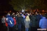 Николаевские волонтеры и активисты собрались на главной площади города поздравить победителя мэрской гонки