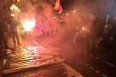Ночью в Киеве участники факельного шествия наведались в МВД и ГПУ. ФОТО