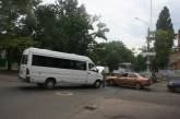 В центре Николаева «ВАЗ» протаранил маршрутное такси