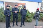 В Николаеве «Правая молодежь» приостановила продажу елок на площади Победы