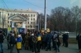 В Запорожье забросали яйцами и облили зеленкой активистов, пытавшихся защитить памятник Ленину. ВИДЕОХРОНИКА