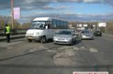 На Ингульском мосту в Николаеве столкнулись «Рено» и маршрутка «Рута»