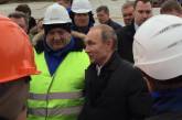 Путин приехал на оккупированный остров Тузла