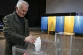 Порошенко просят запретить людям старше 65 лет голосовать на выборах 