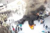 Автомайдан зажег шины под Администрацией Президента: произошло столкновение с правоохранителями