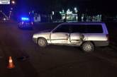 Ночью в Николаеве пьяный водитель «ВАЗа», чуть не сбив пешехода, врезался в «Опель»