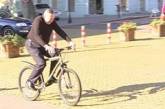 Мэр Одессы приехал на работу на велосипеде (фото)