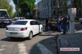 В центре Николаева столкнулись автомобиль охранной службы и «Пежо»