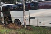 На Николаевщине автобус с 30 школьниками застрял на песчаной дороге