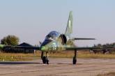 Молодые военные летчики над Николаевом налетали более 260 часов (ФОТО)