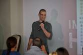 Опубликовано видео поножовщины на выступлении акциониста Павленского в Одессе