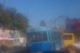 В Одессе сошедший с рельсов трамвай врезался в маршрутку