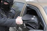 В Николаеве из автомобиля Toyota похитили 80 тыс.грн.