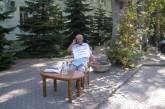 Прокуроры вынесли пикетчику Ильченко стол, стул и воду — чтобы легче было пикетировать