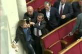 У Порошенко отреагировали на драки депутатов в Раде
