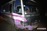 В Николаеве автобус Херсон-Киев столкнулся с «Фольксвагеном»: есть пострадавшие