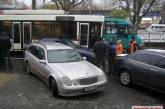 В центре Николаева столкнулись Mitsubishi, Mercedes и троллейбус — образовалась огромная пробка