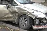 В центре Николаева столкнулись маршрутка и Nissan — пострадала женщина-водитель