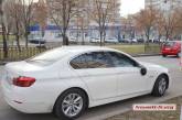 В центре Николаева фура снесла зеркало BMW